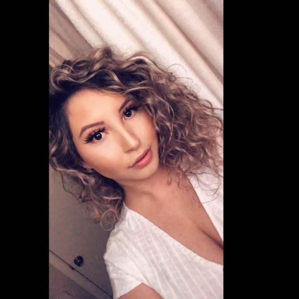 Meet your Posher, Alexis